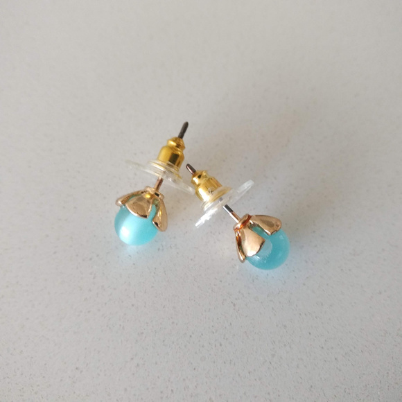 Larimar stud earrings from Dominican Republic - Picture 2 of 3